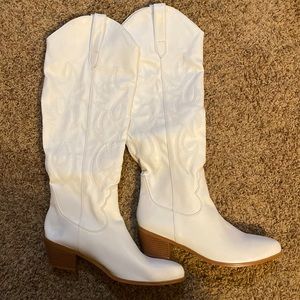 White Women’s Western Boots